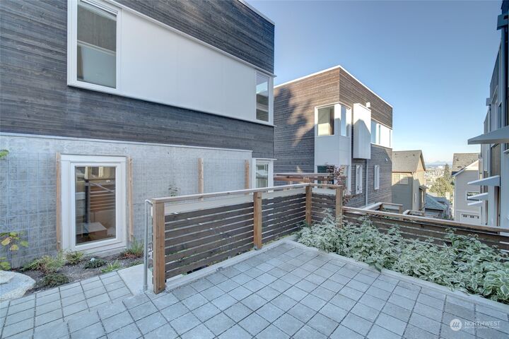 Property Photo:  426 W Barrett Street  WA 98119 
