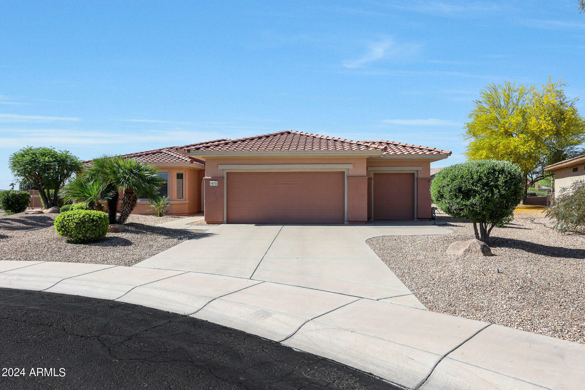 Property Photo:  16753 W Palisade Trail Lane  AZ 85387 