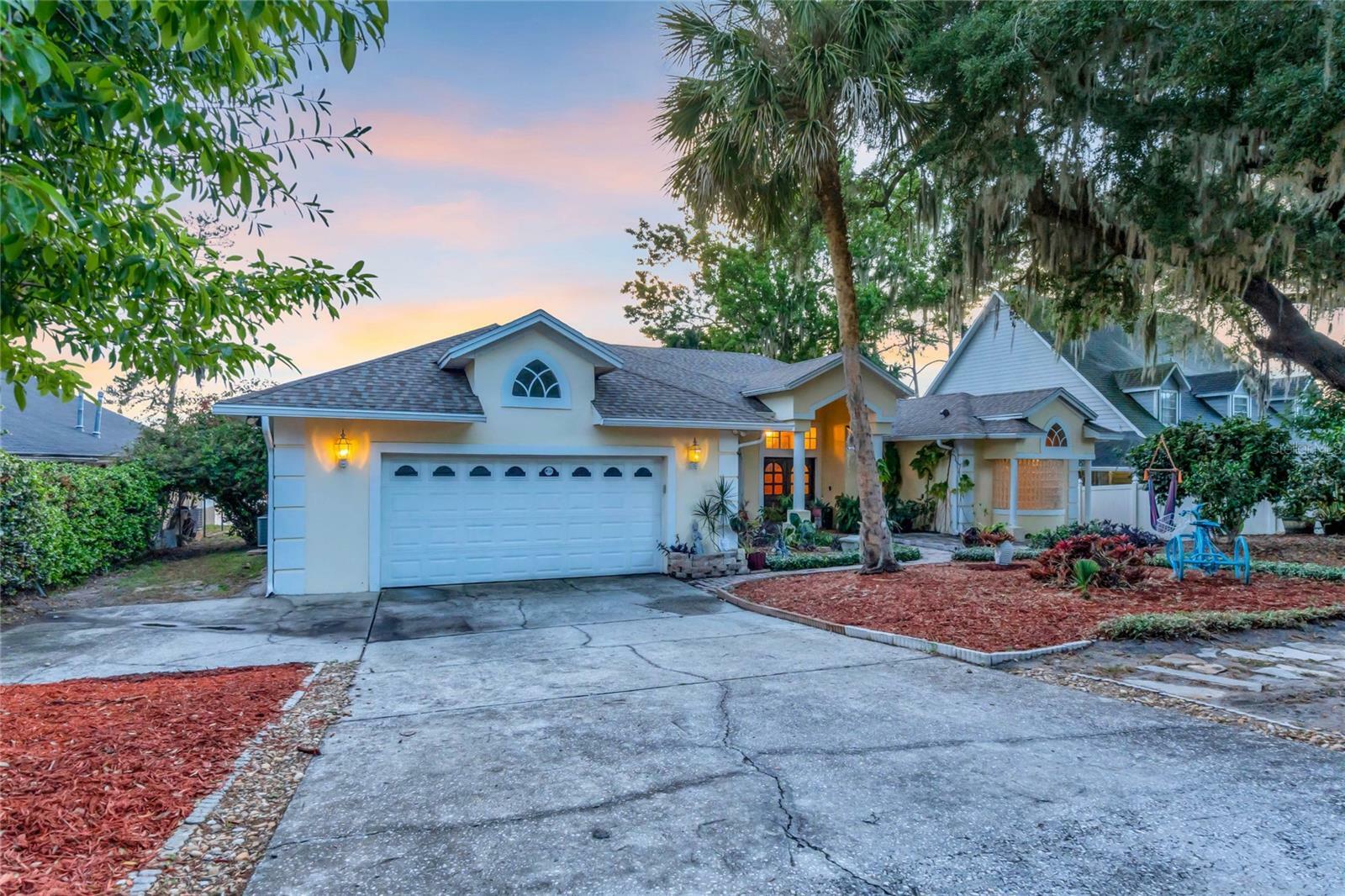 Property Photo:  2506 Johio Shores Road  FL 34761 