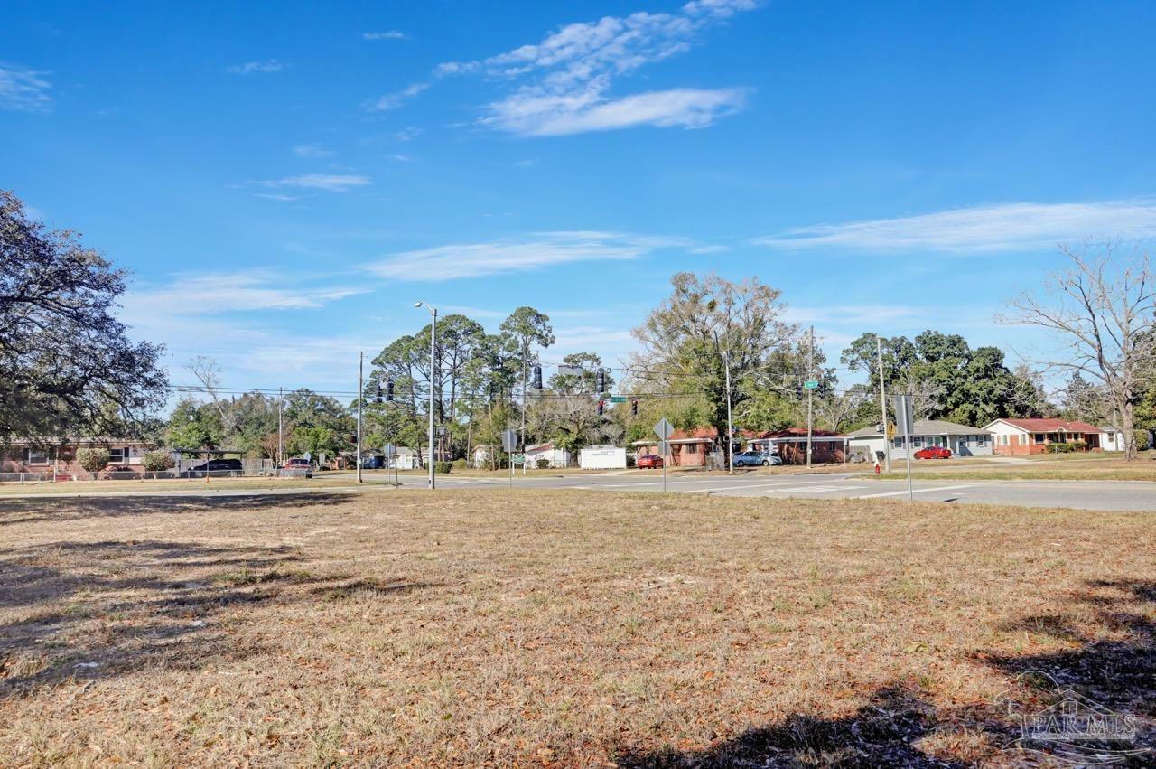 Property Photo:  3570 N 12th Ave  FL 32503 