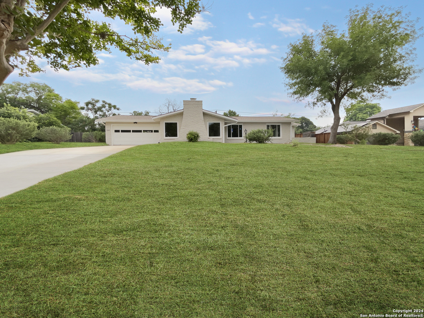 Property Photo:  1065 Ivy Ln  TX 78209 