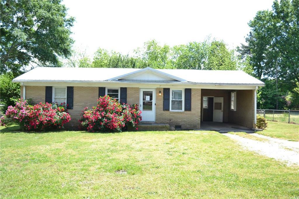 Property Photo: 644 Woodvale Road SC 29624