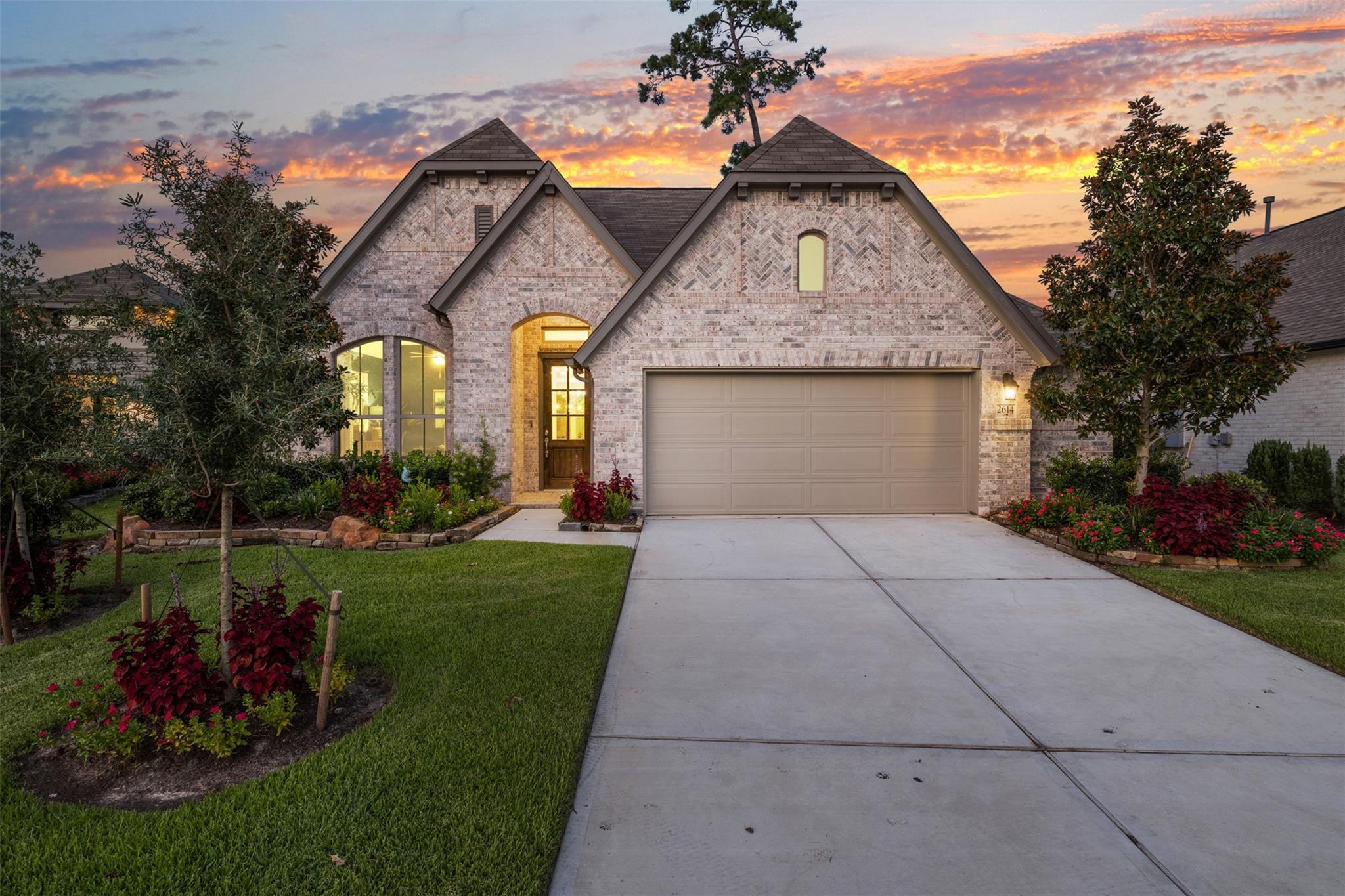 Property Photo: 2614 Oakland Park Drive TX 77385