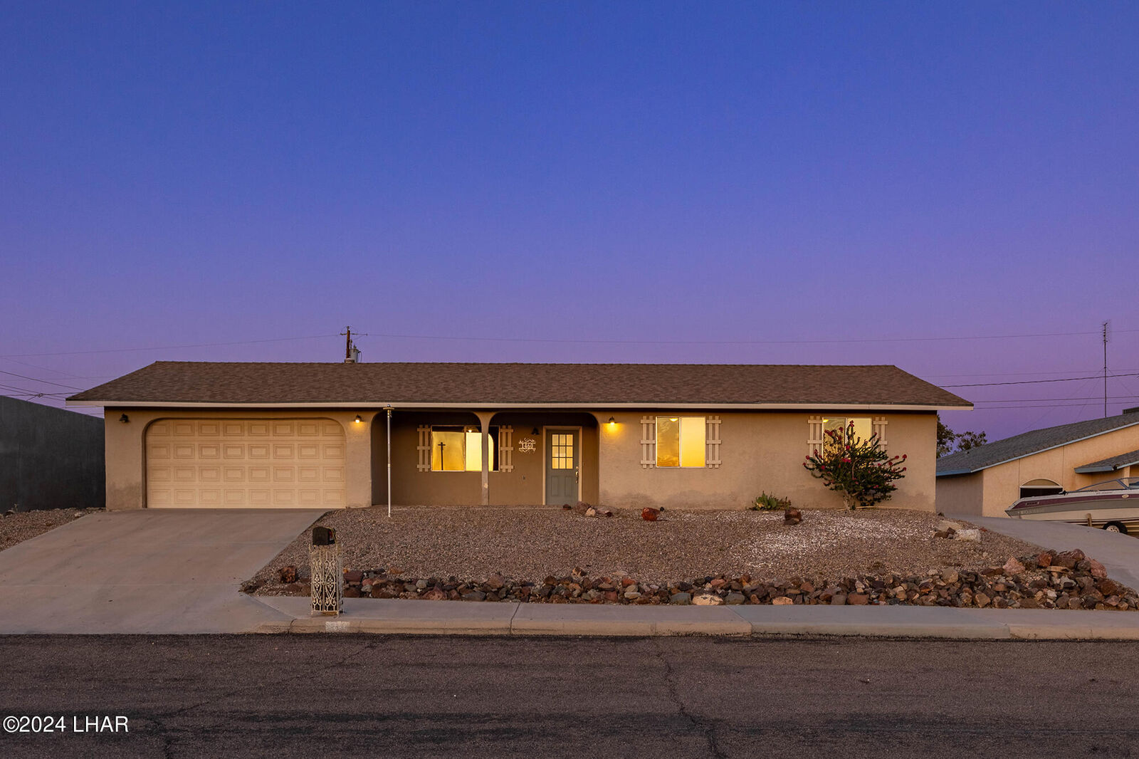Property Photo:  1460 Nautilus Dr  AZ 86404 