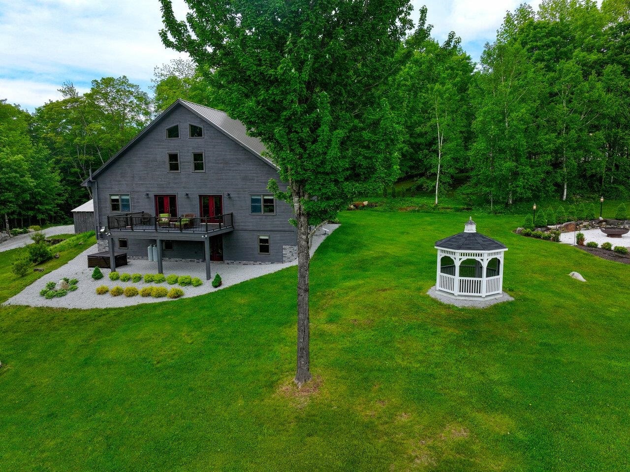 Property Photo:  412 North County Road  VT 05046 