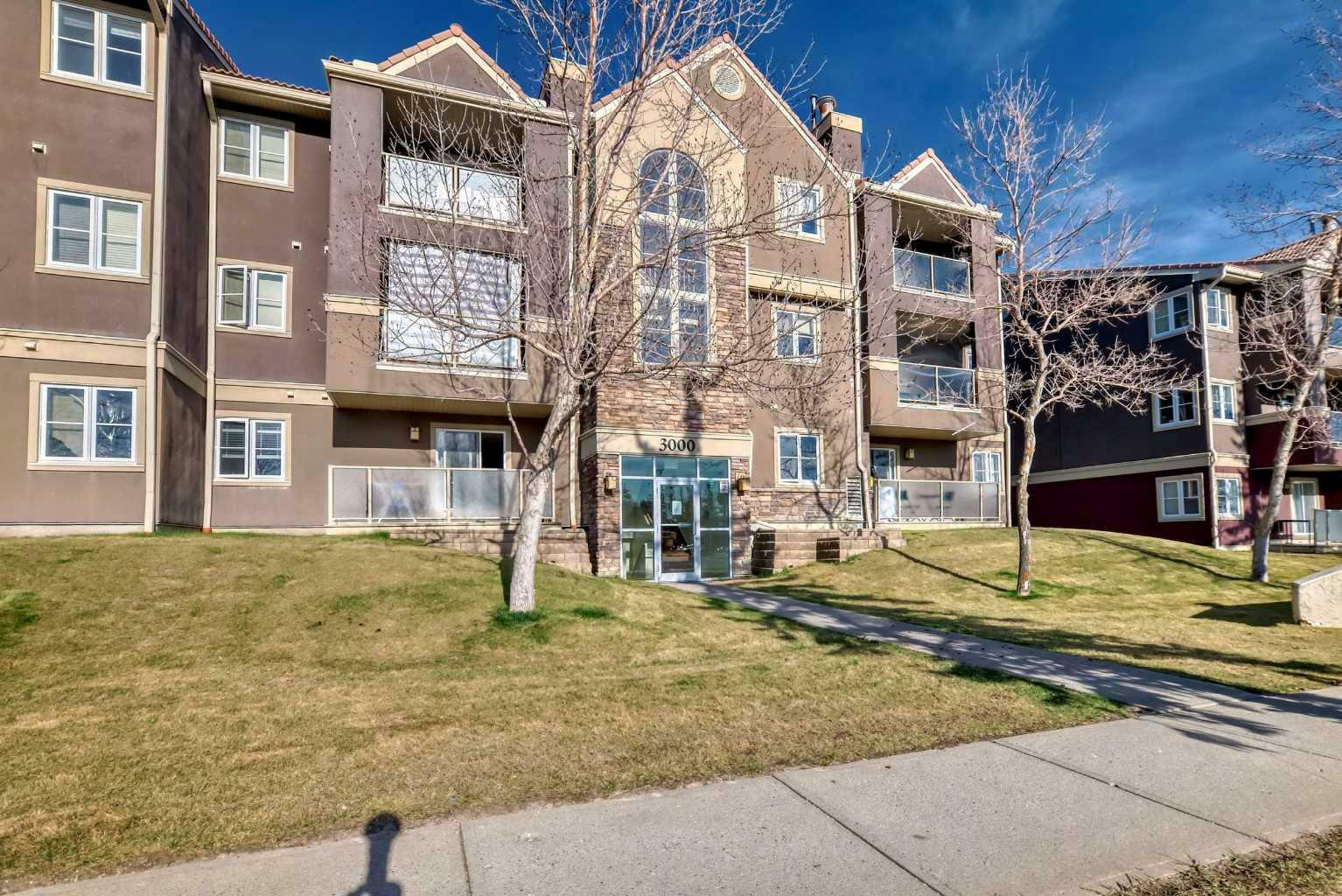 32, 3000 Edenwold Heights NW 32  Calgary AB T3A 3Y8 photo