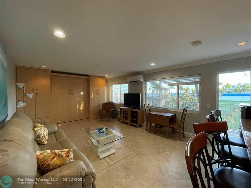 Property Photo:  4564 El Mar Dr 5  FL 33308 