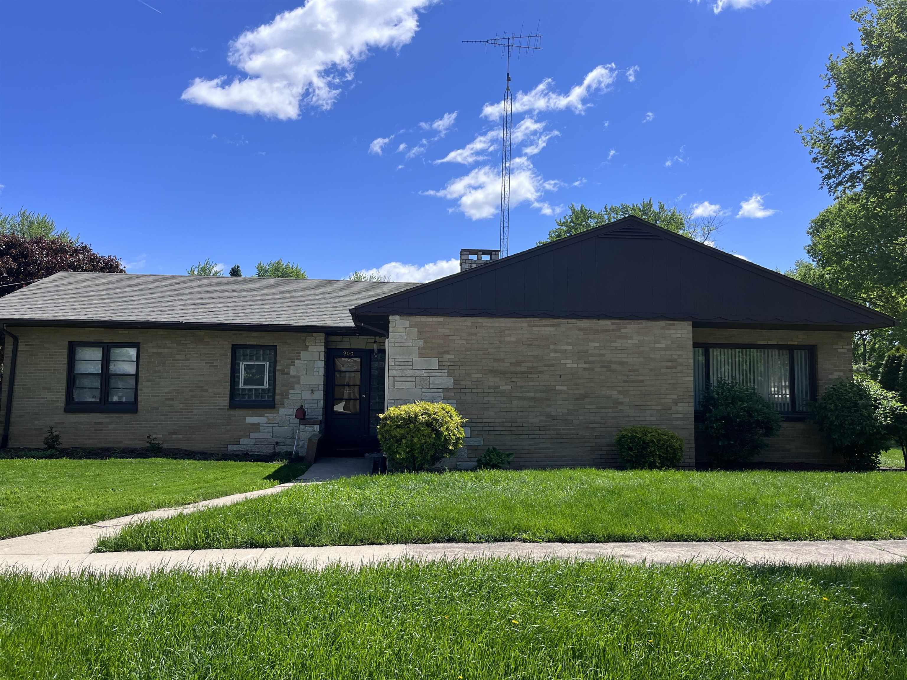 Property Photo:  900 Whitney Boulevard  IL 61008 