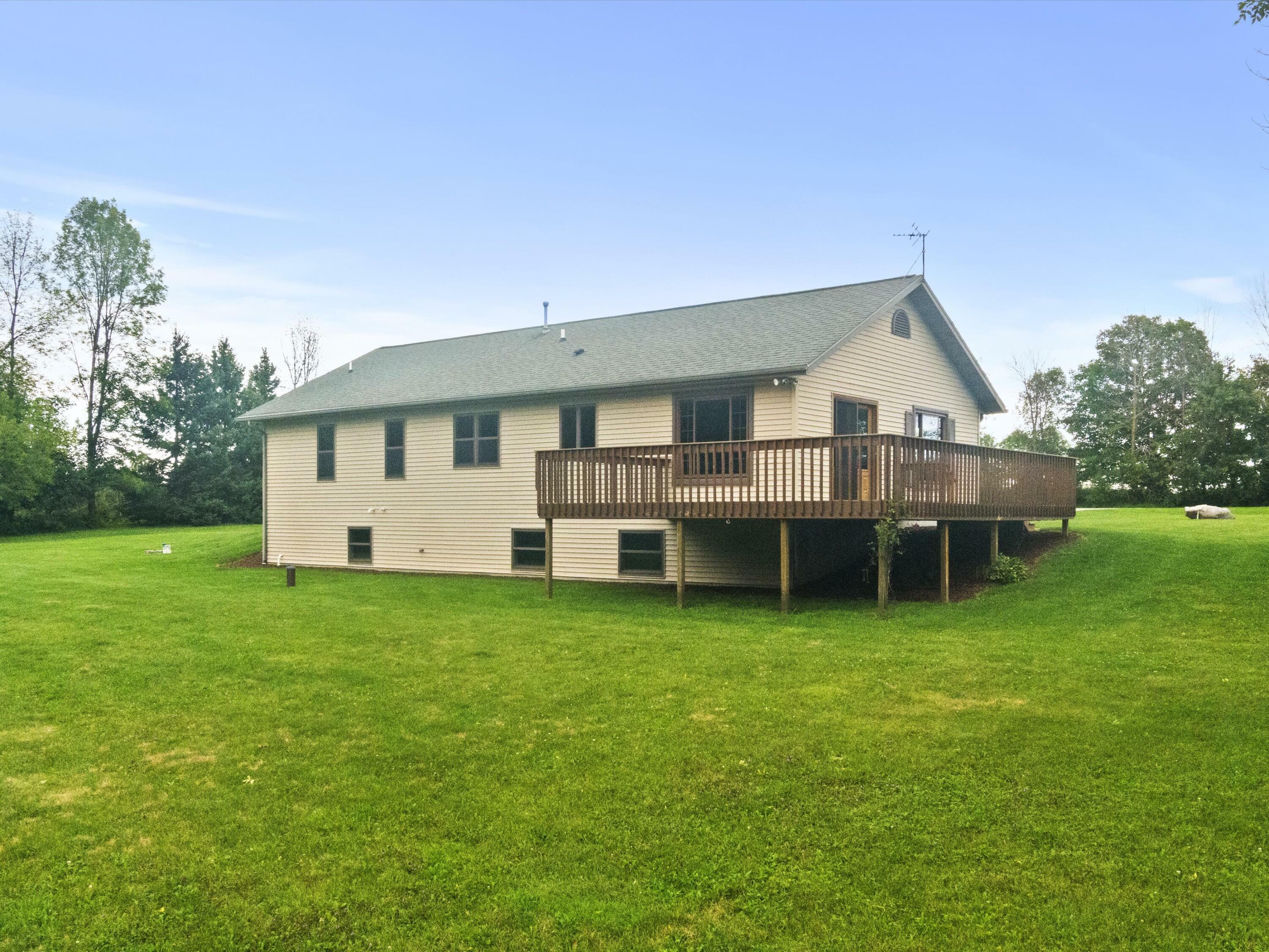 Property Photo:  4444 Clover Rd  WI 54220 