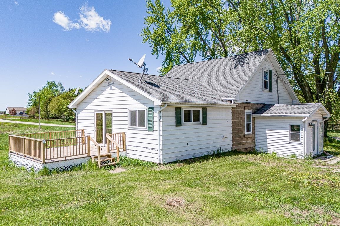 Property Photo:  W10057 Baler Road  WI 54944-9665 