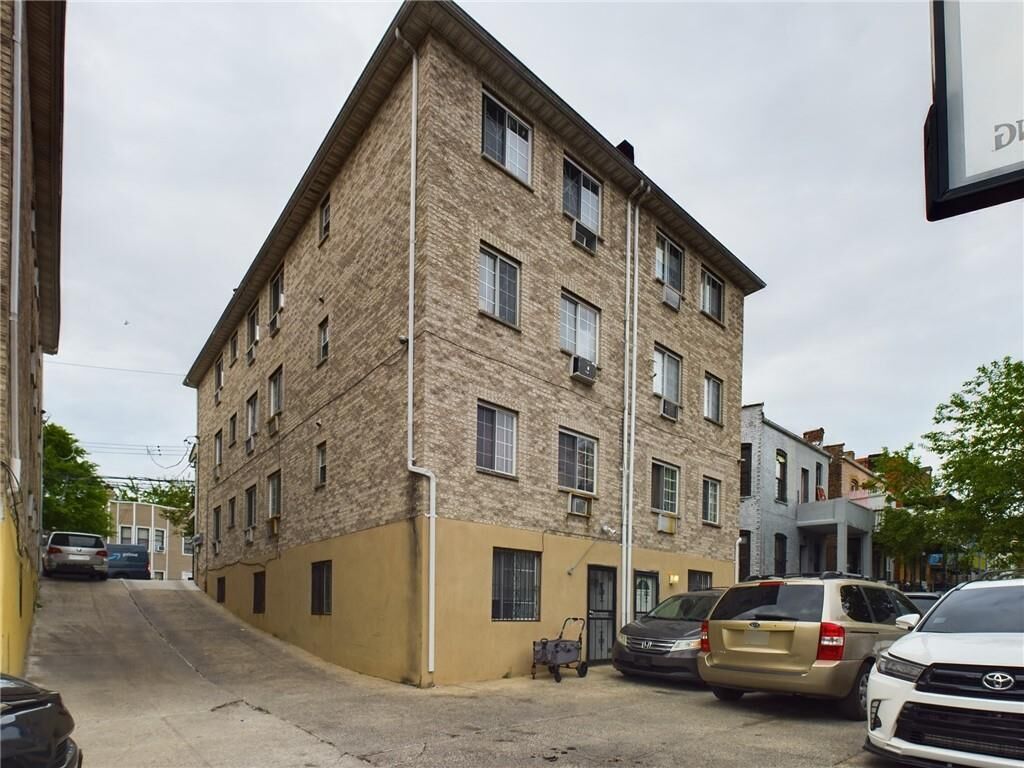 Property Photo: 618 Mead Street NY 10460