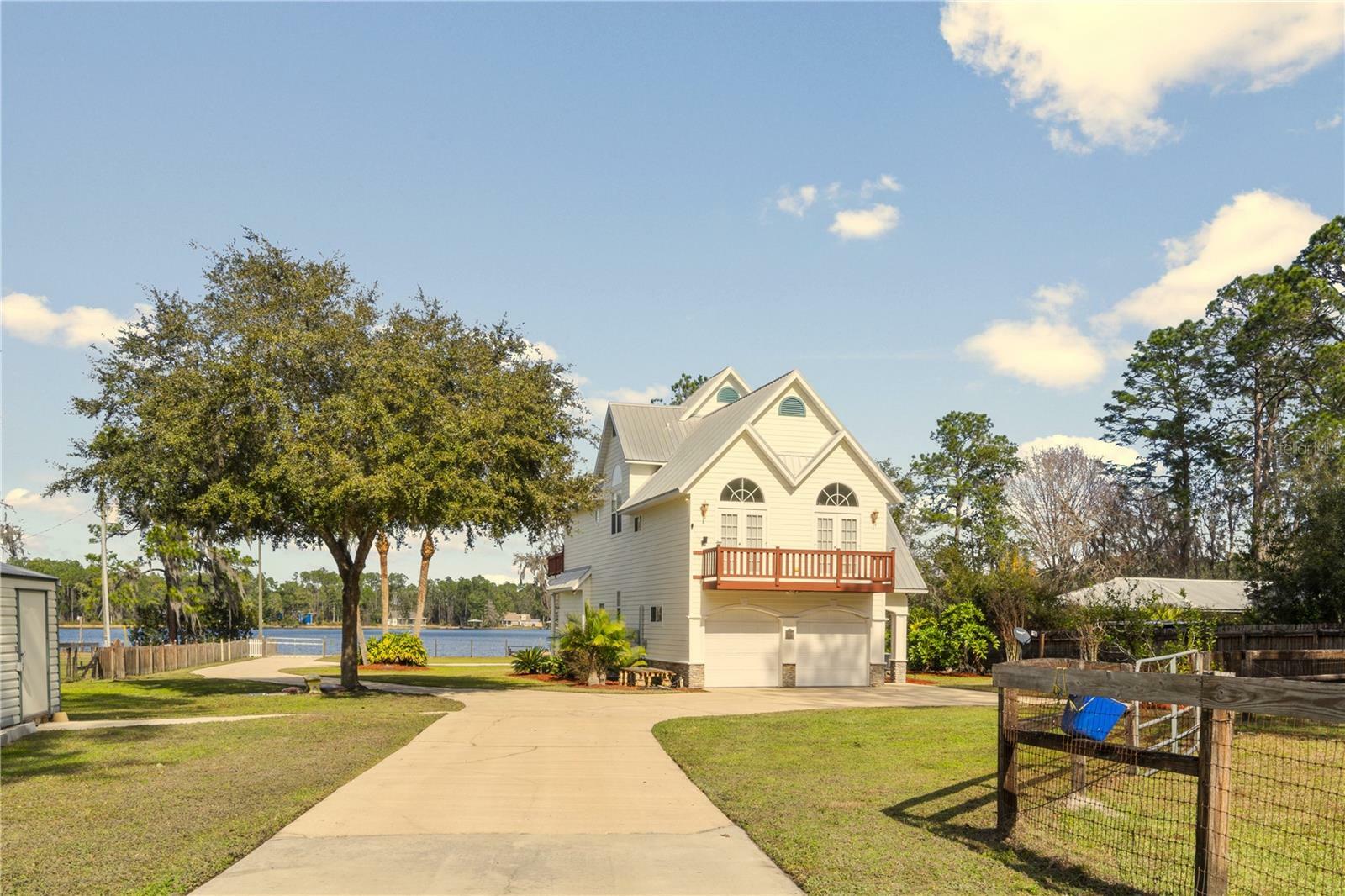 Property Photo:  221 Riley Lake Drive  FL 32640 