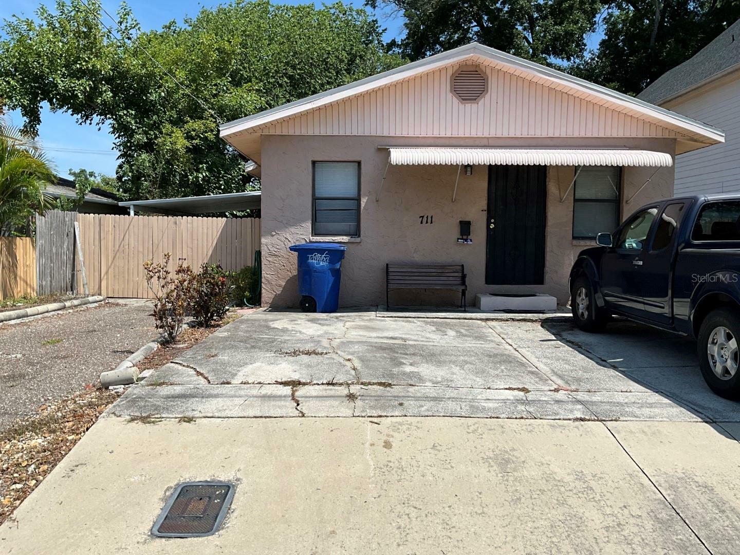 Property Photo:  711 W West Street  FL 33602 