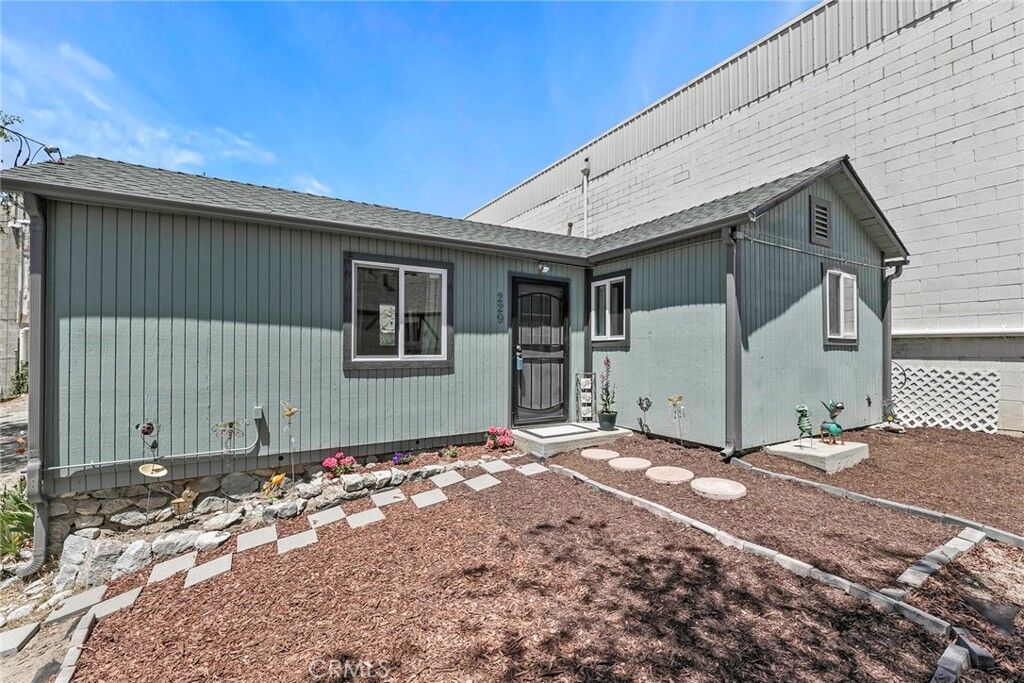 Property Photo:  229 Alhambra Trail  CA 93225 