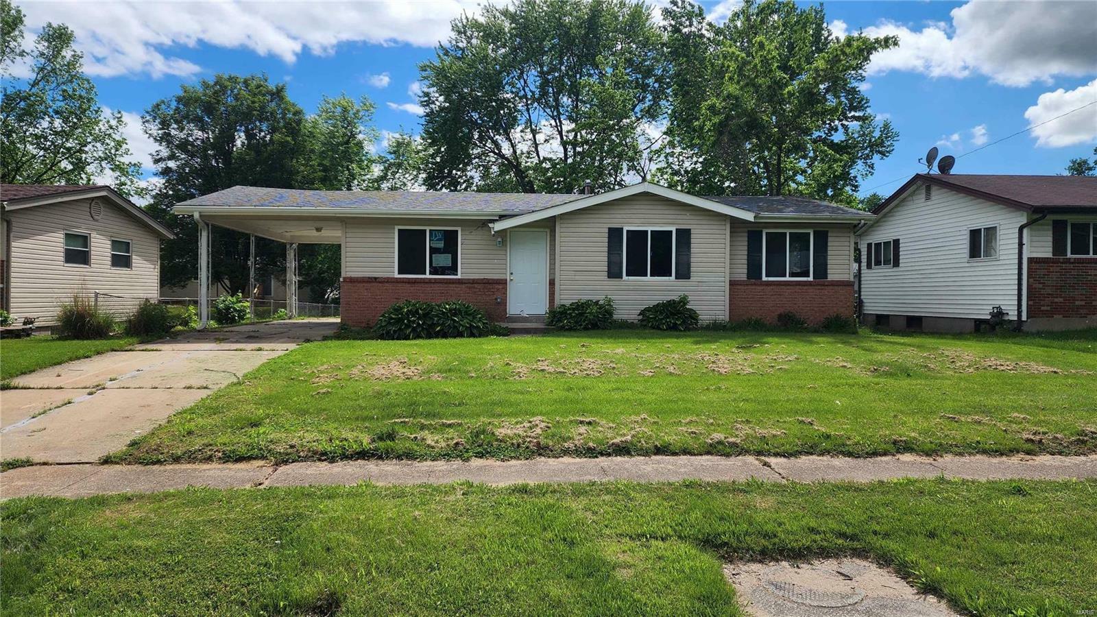 Property Photo:  500 Jana Drive  MO 63031 