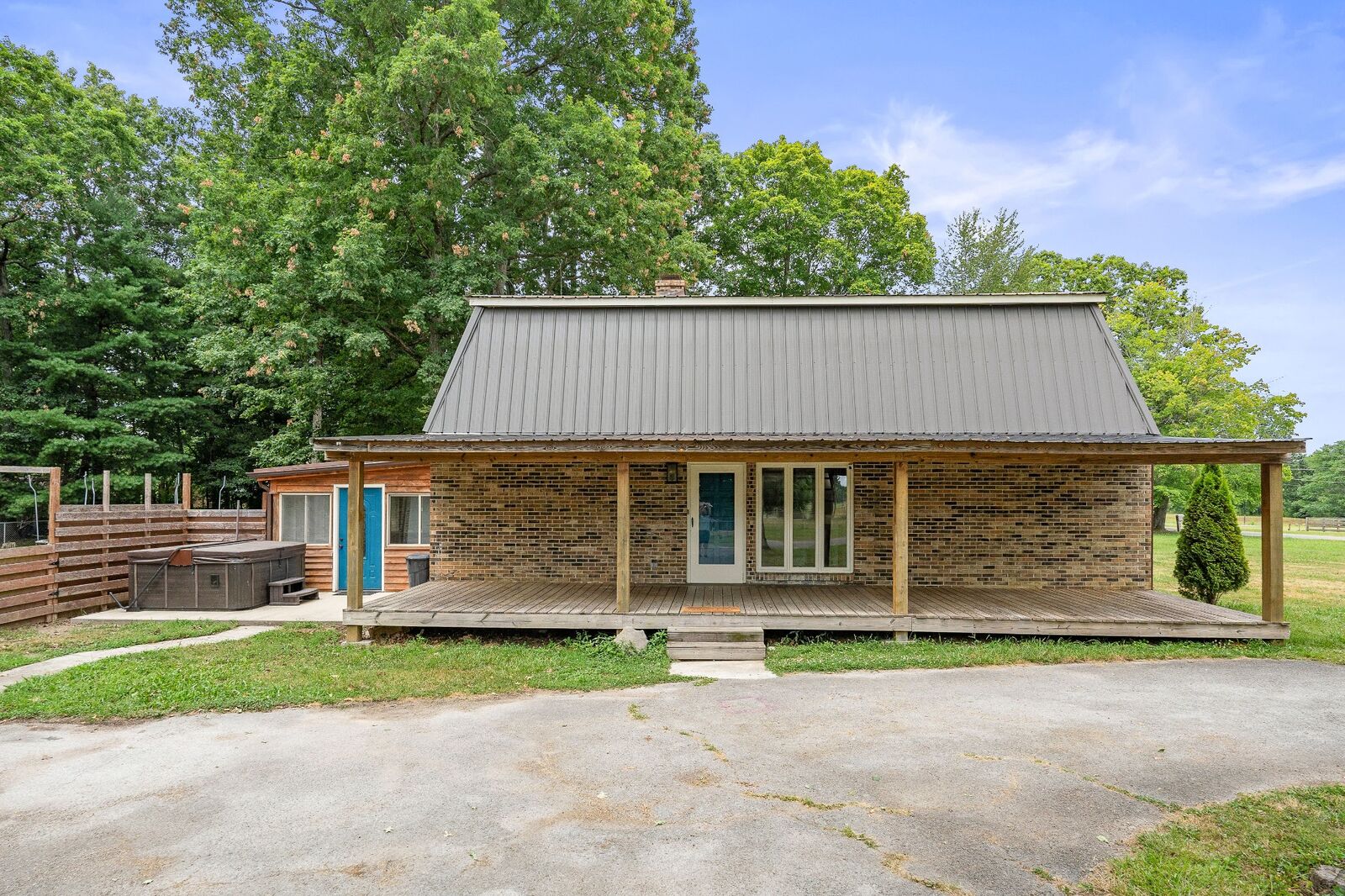 Property Photo:  573 Big Hurricane Rd  TN 37166 