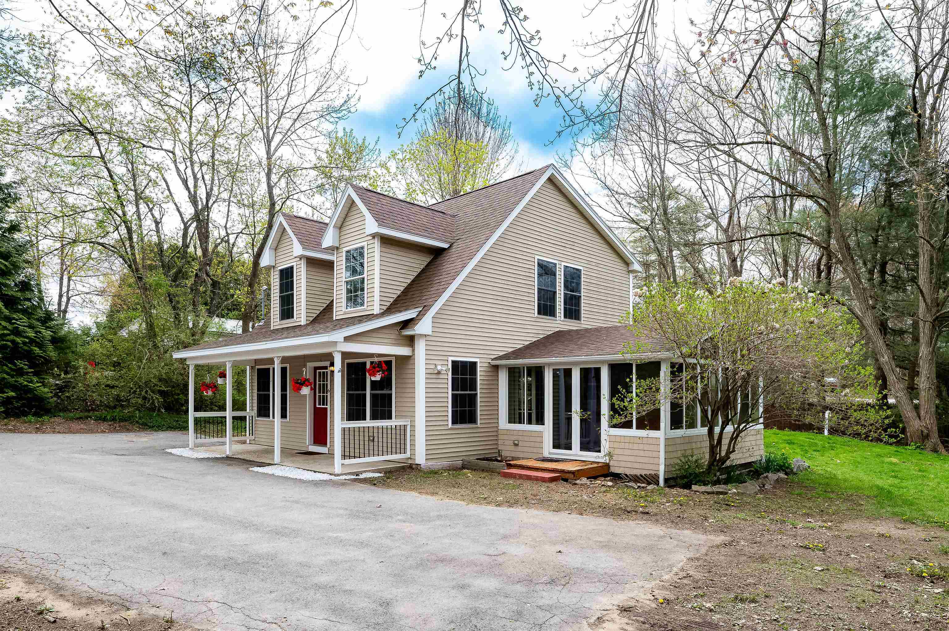 Property Photo: 6 Washburn Court NH 03878