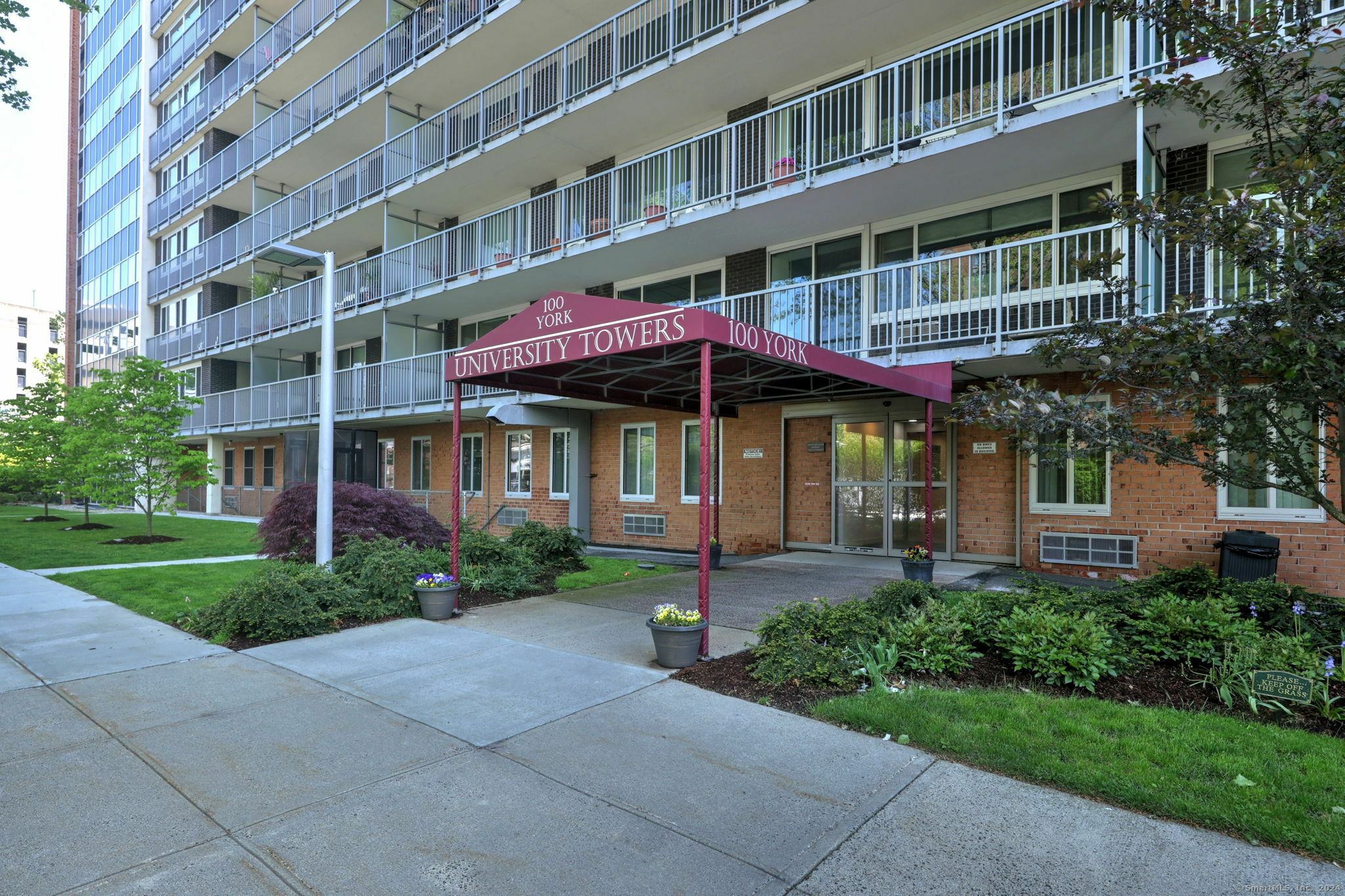 Property Photo:  100 York Street 7E  CT 06511 