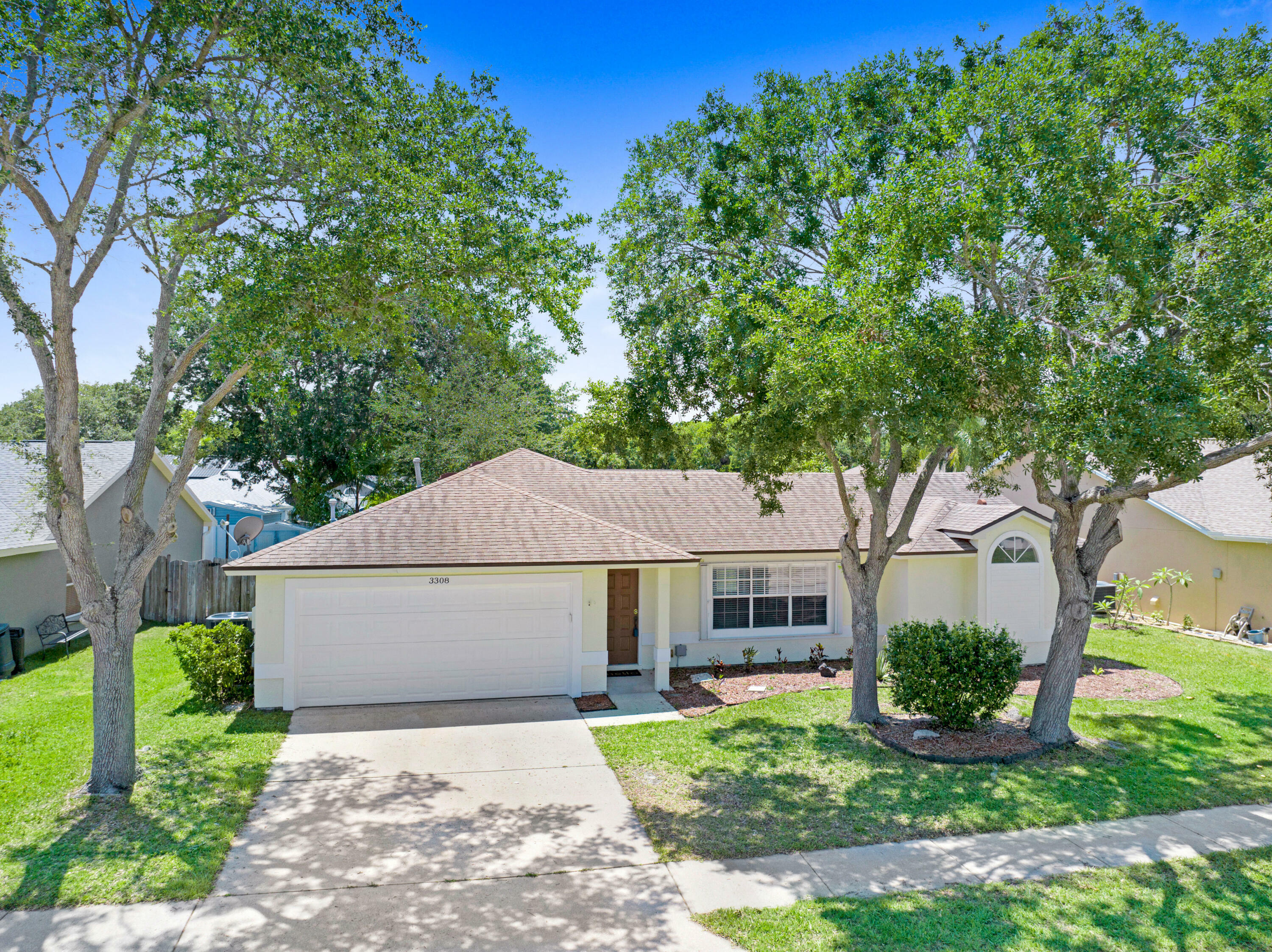 Property Photo:  3308 Lake View Circle  FL 32934 