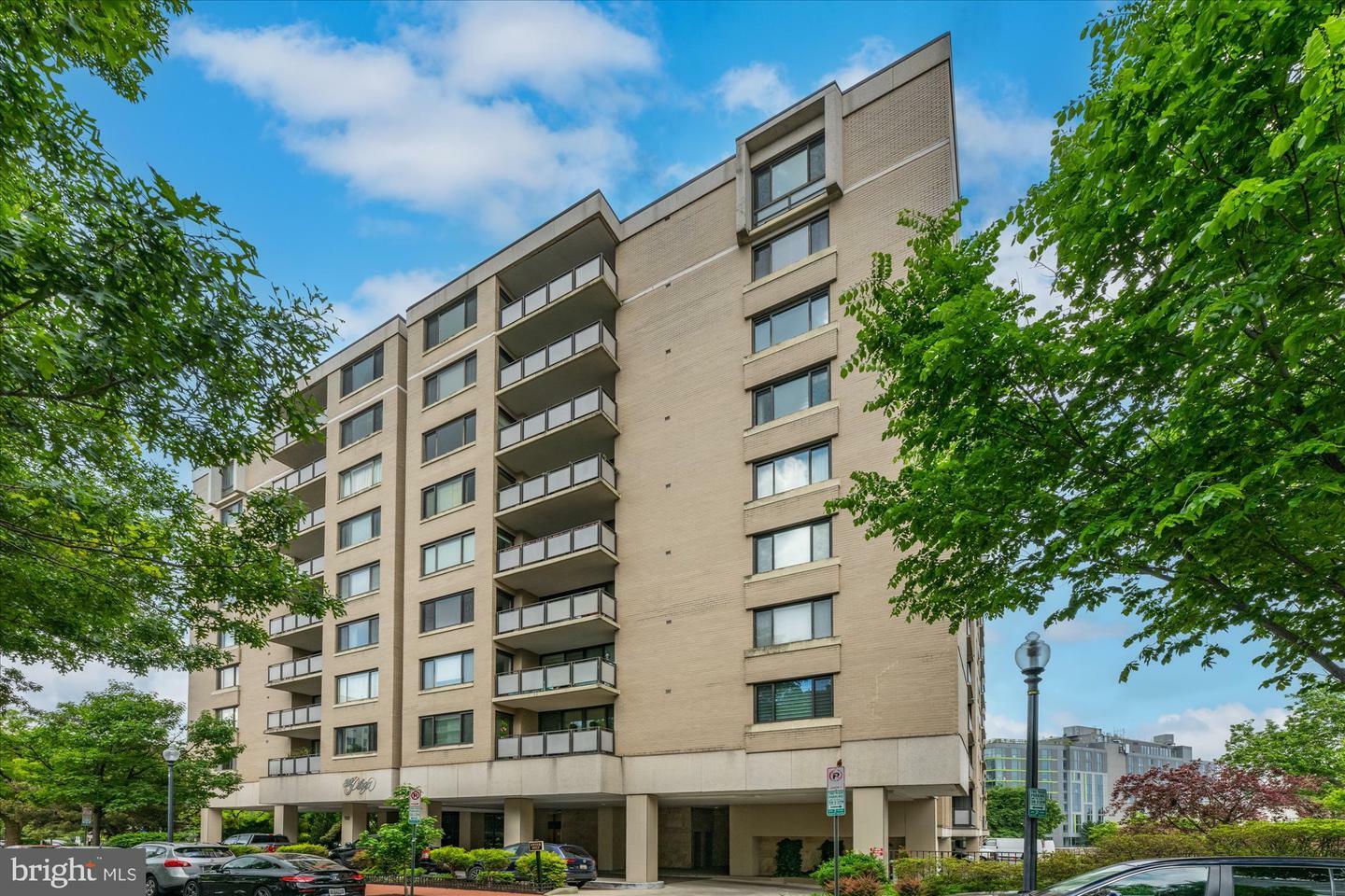Property Photo: 800 25th Street NW 302 DC 20037