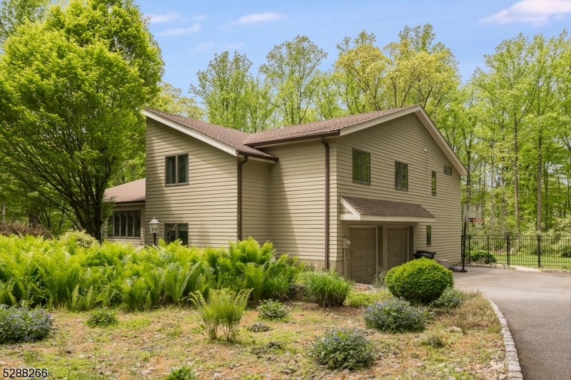 Property Photo: 5 Erick Ct NJ 07930