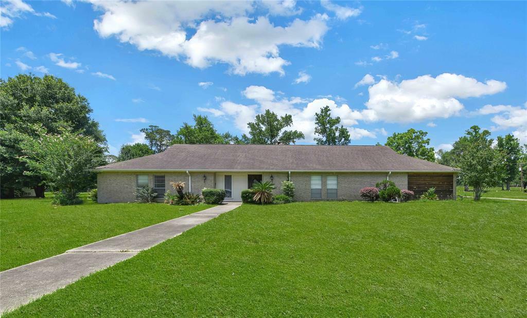 Property Photo:  207 Cardinal Drive  TX 77575 