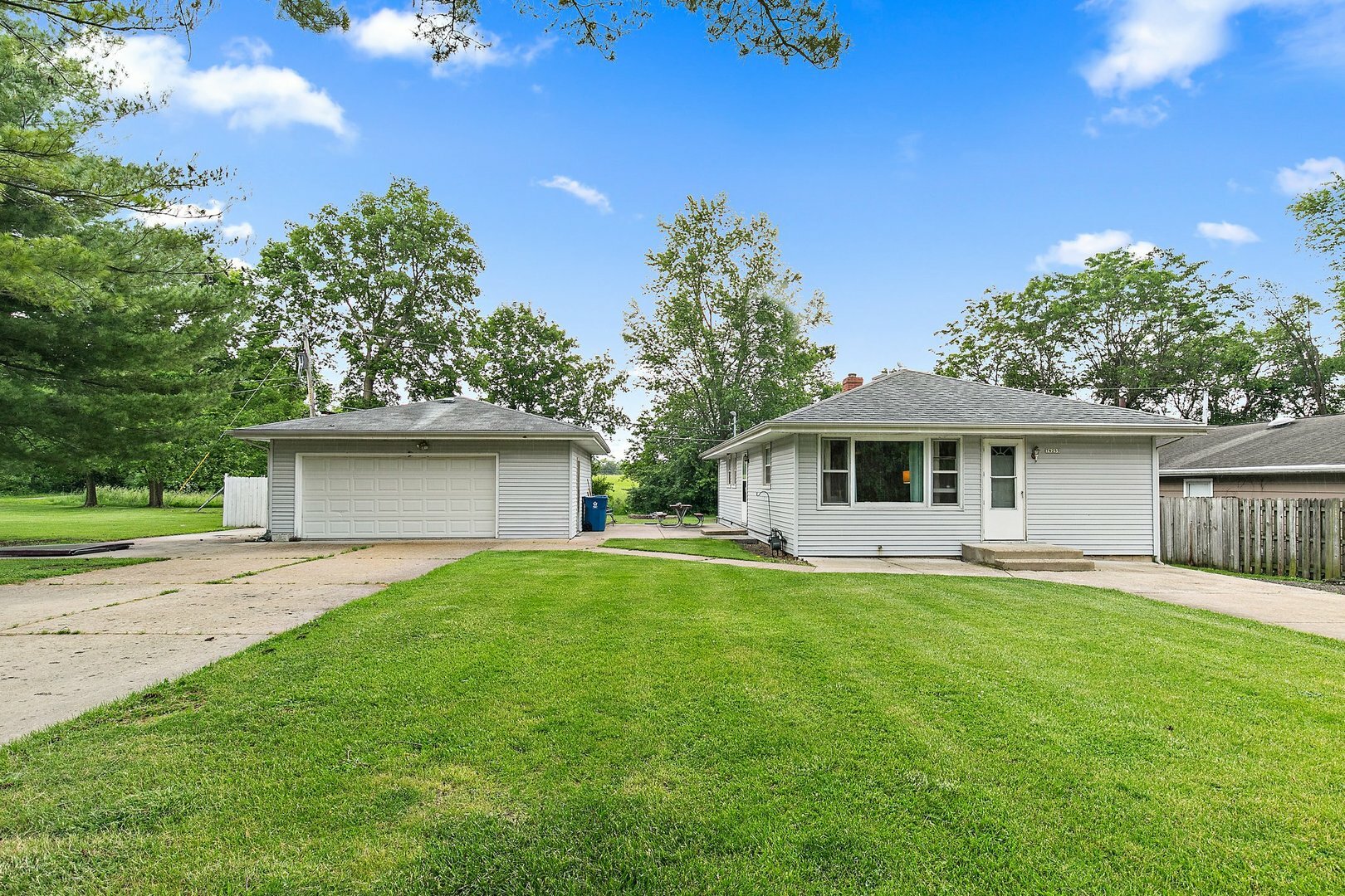 Property Photo:  7N255 Scott Avenue  IL 60177 