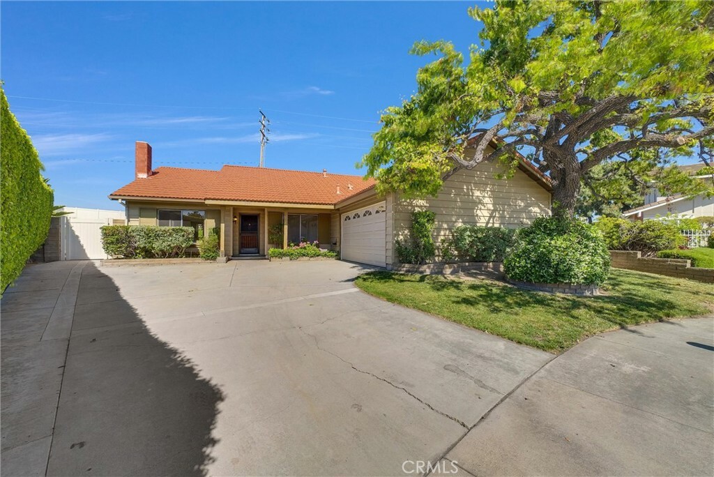 Property Photo:  2501 Tarrytown Drive  CA 92833 