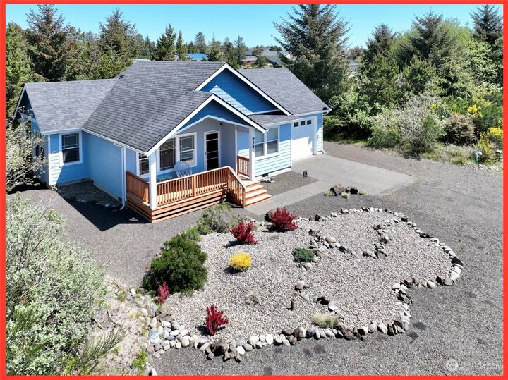 Property Photo:  938 Wawona Avenue SE  WA 98569 