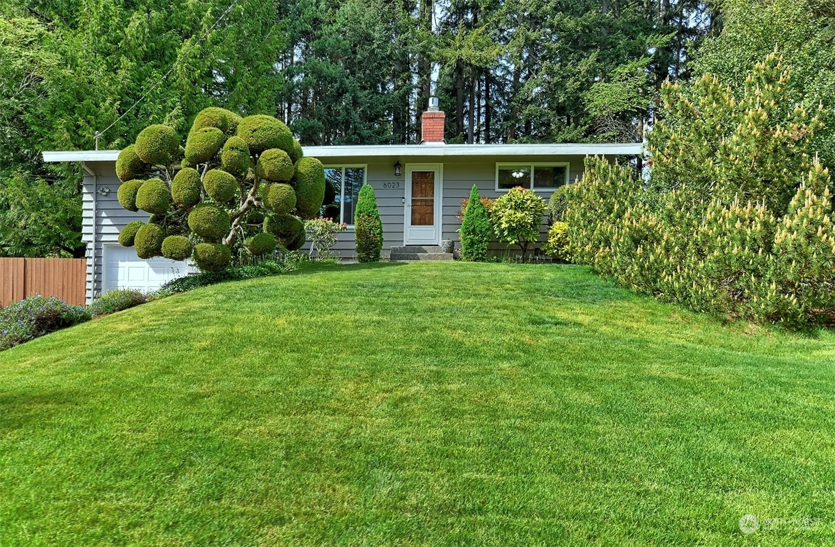 Property Photo:  6023 Dale Way  WA 98036 