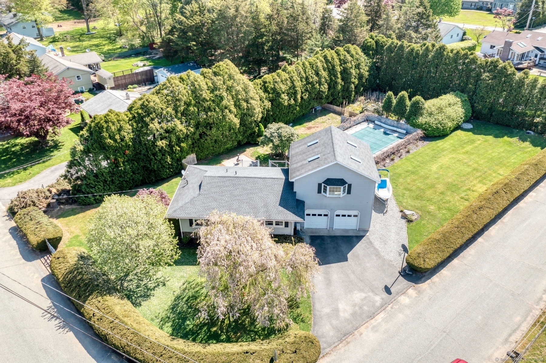 Property Photo:  7 Hickory Lane  CT 06334 