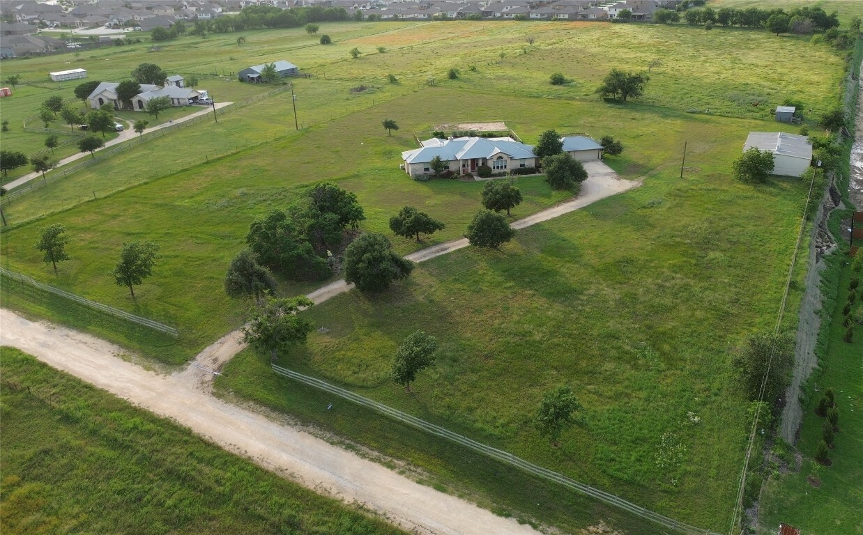 Property Photo:  400 Hyview Lane  TX 78634 