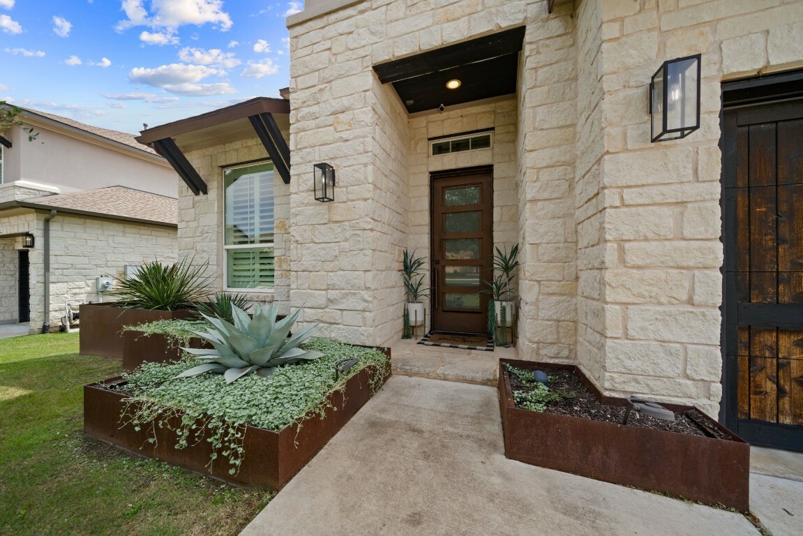 Property Photo:  12617 Orba Drive  TX 78739 