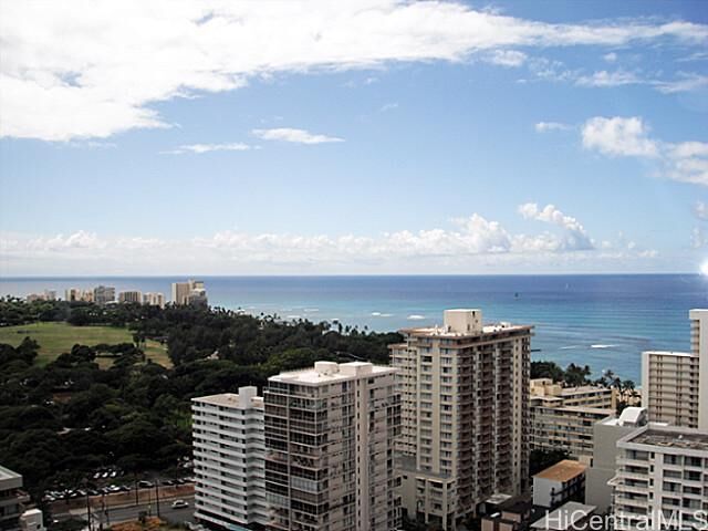Property Photo:  229 Paoakalani Avenue 2914  HI 96815 
