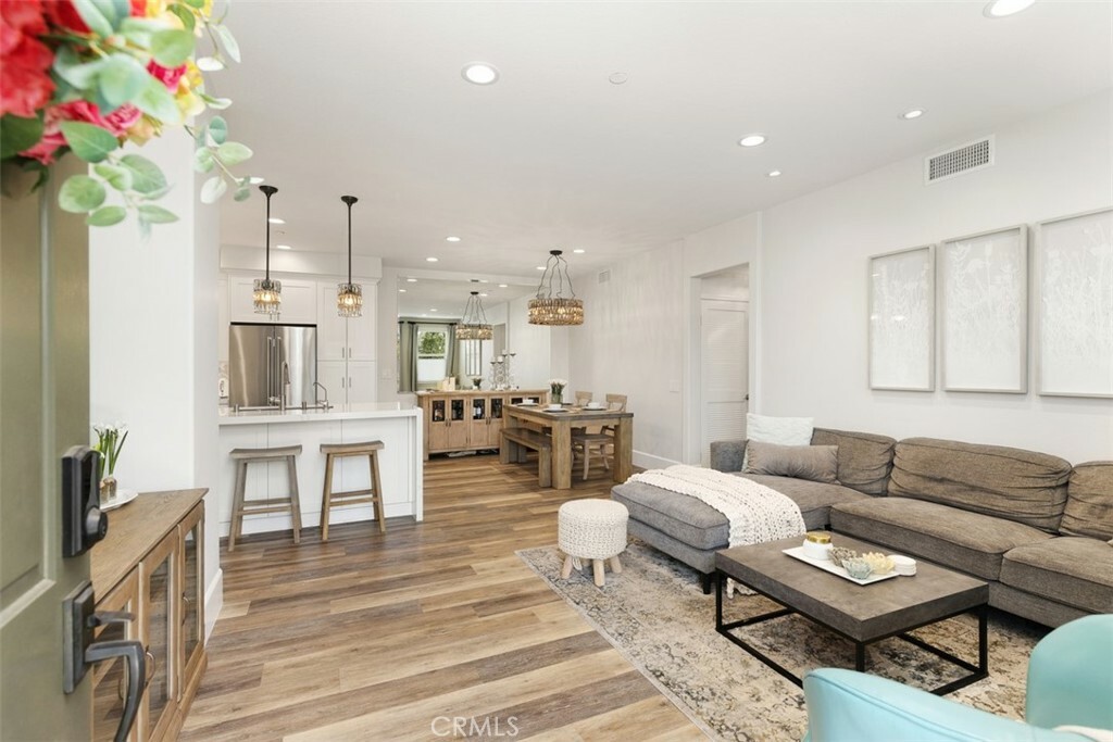 Property Photo: 426 Silk Tree CA 92606