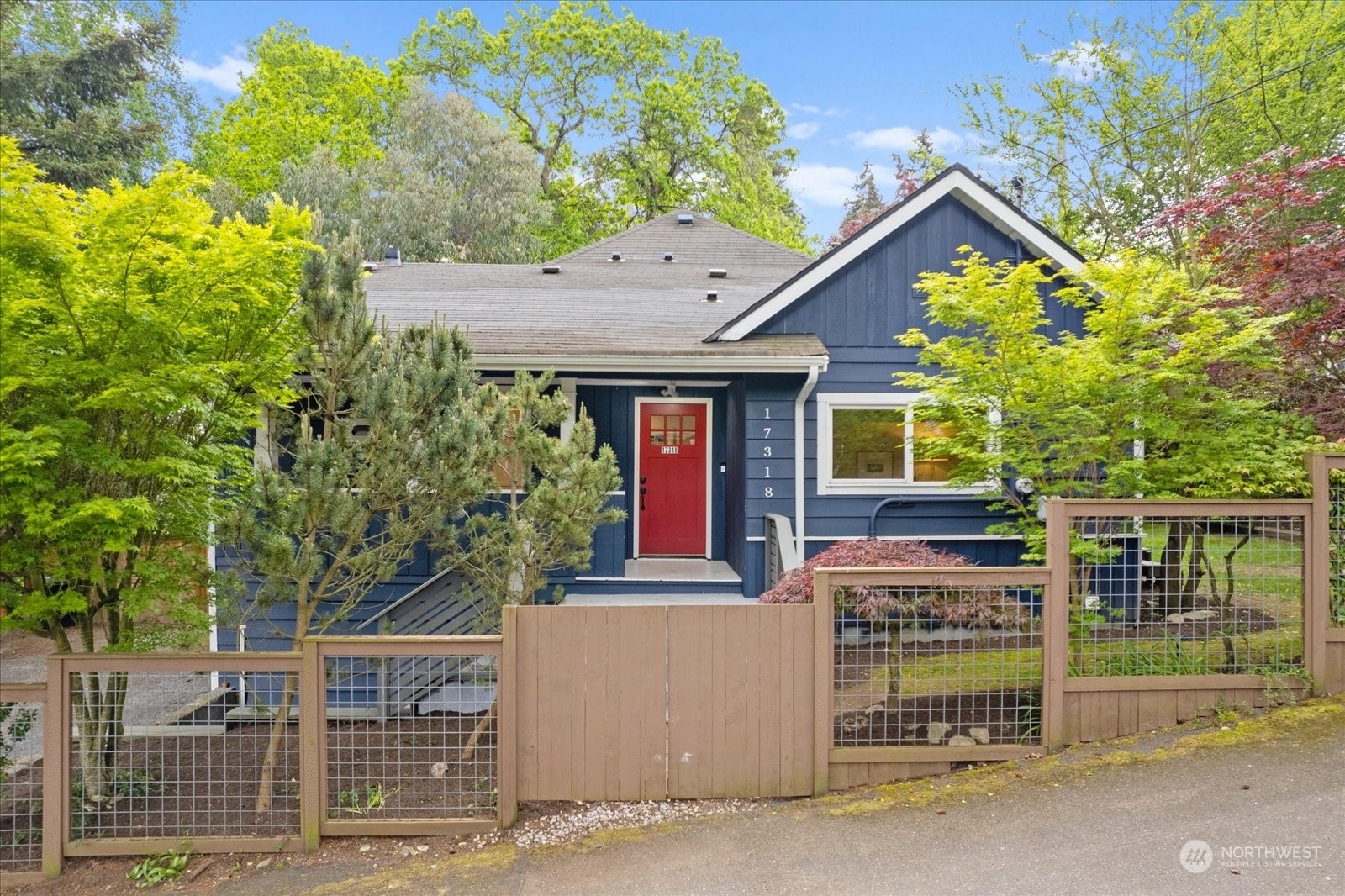 Property Photo:  17318 Ashworth Avenue N  WA 98133 