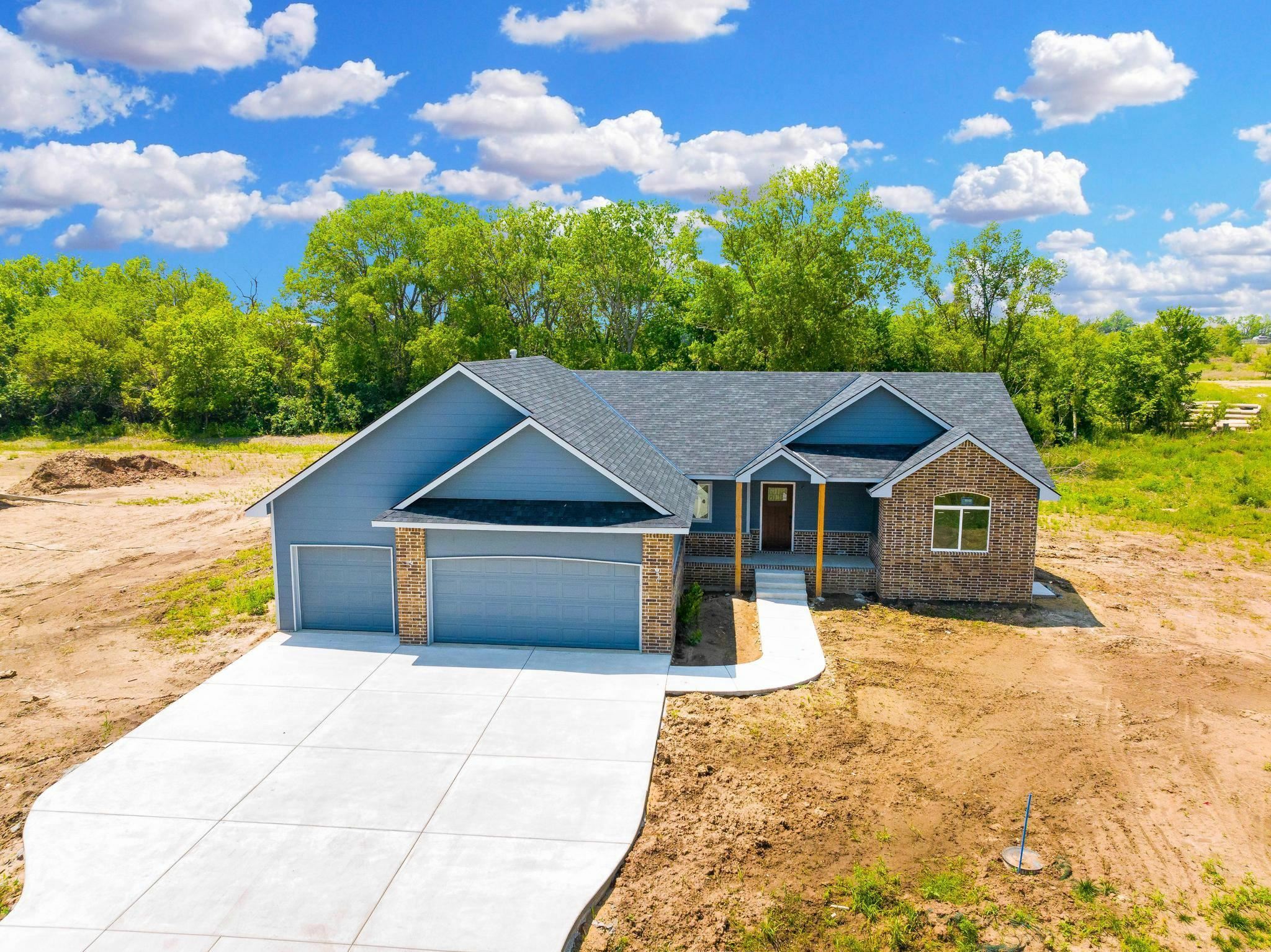 Property Photo:  515 S Arbor Valley Way  KS 67147 