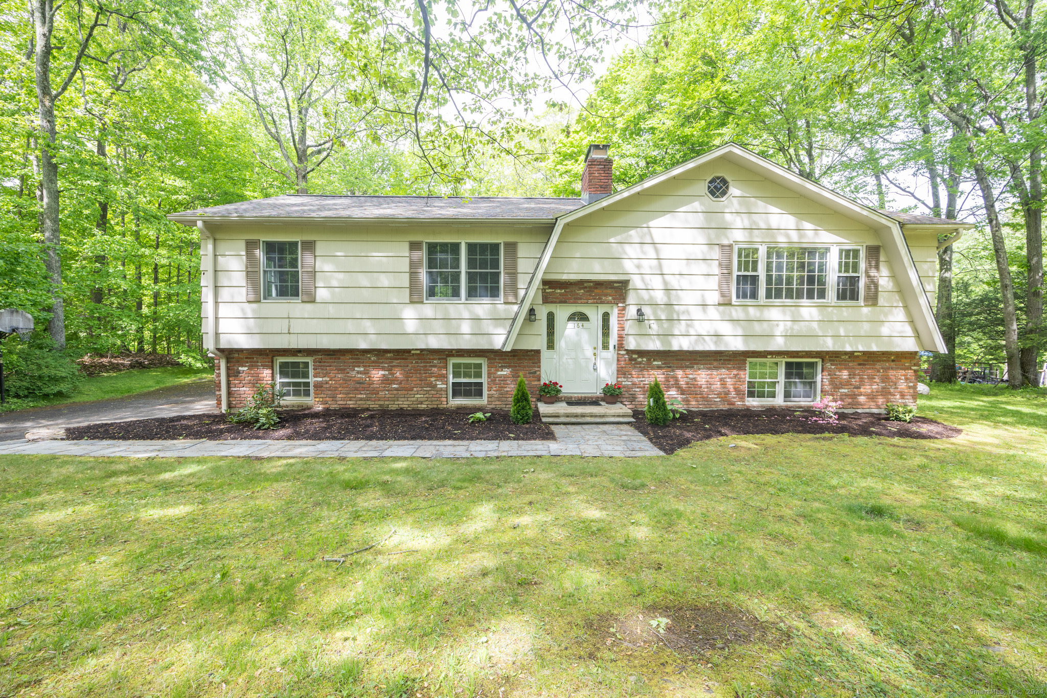 Property Photo:  164 Settlers Hill Road  CT 06488 