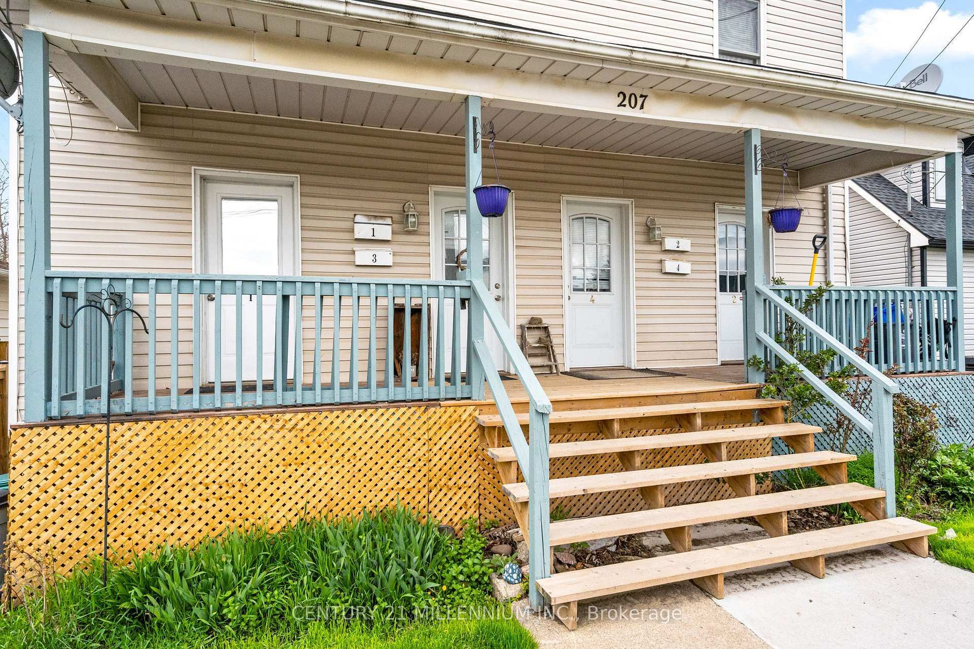 Photo de la propriété: 207 Beaver St ON L2V 1B8