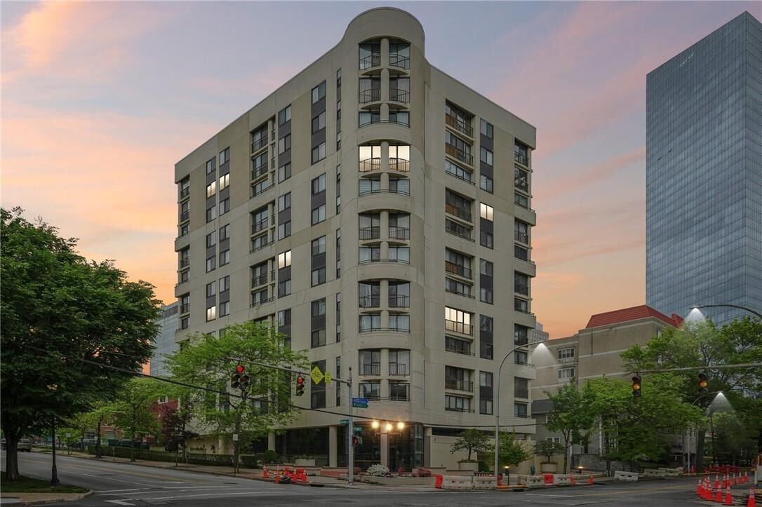 Property Photo:  10 Cottage Place 6C  NY 10601 