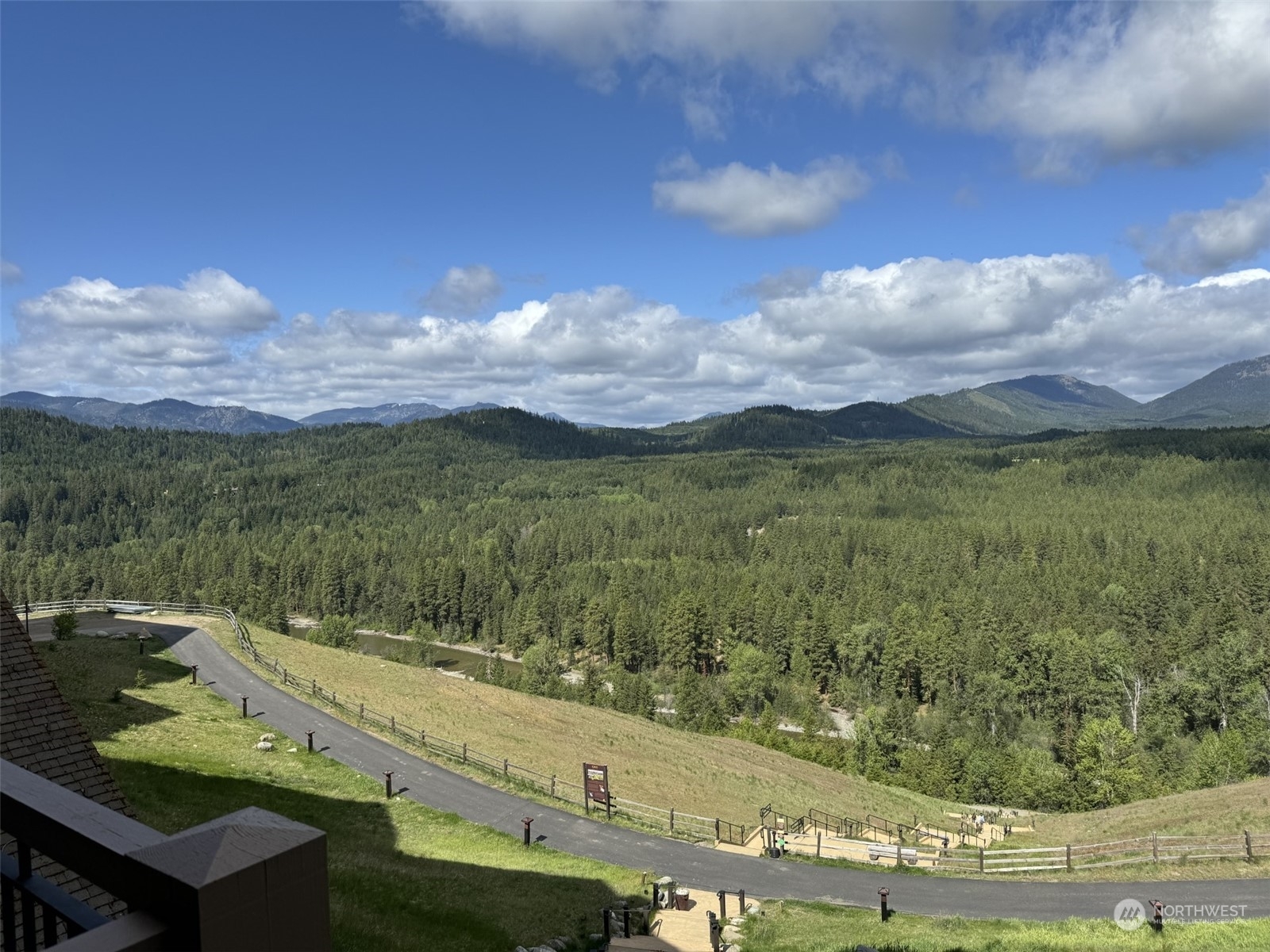 Property Photo:  3600 Suncadia Trail 3049  WA 98922 