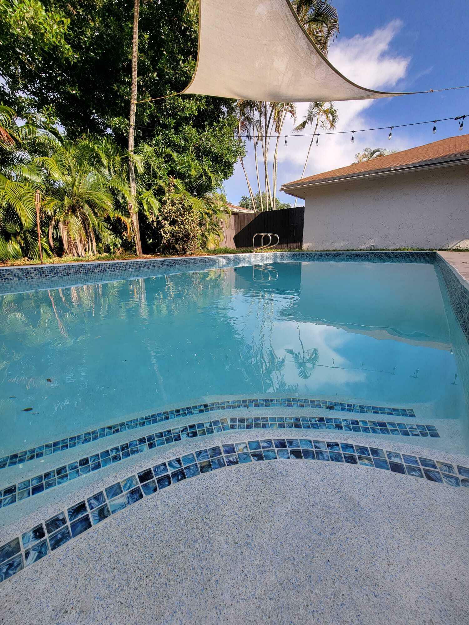 Property Photo:  106 Kensington Road 106  FL 33021 