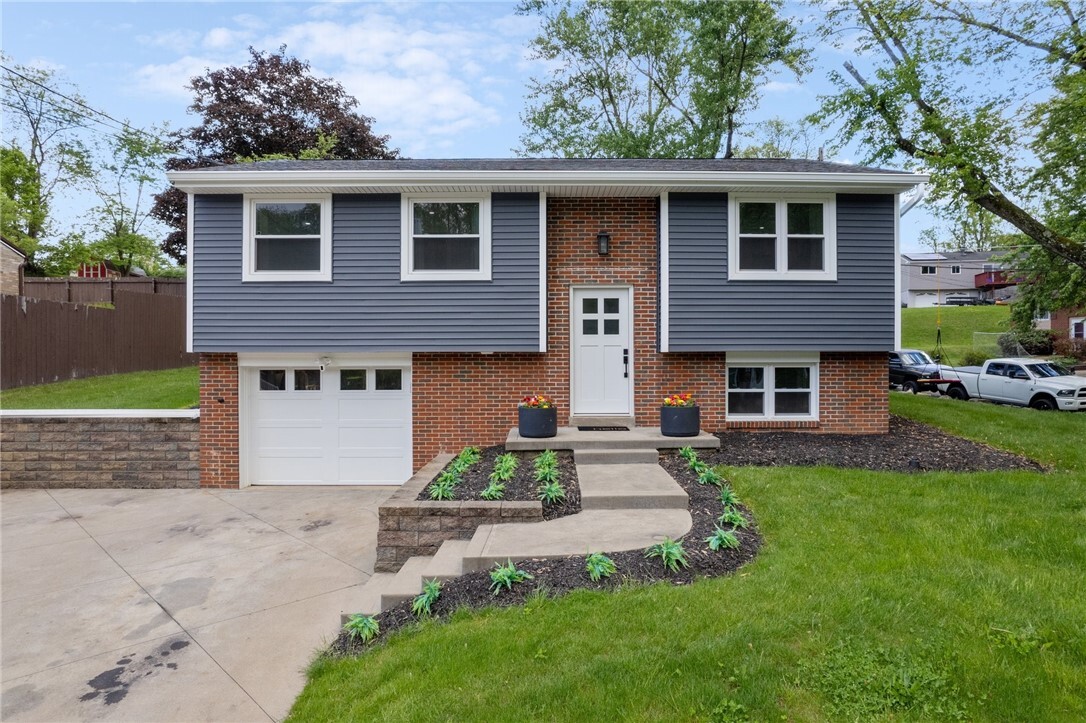 Property Photo: 1800 Oblock Rd PA 15239
