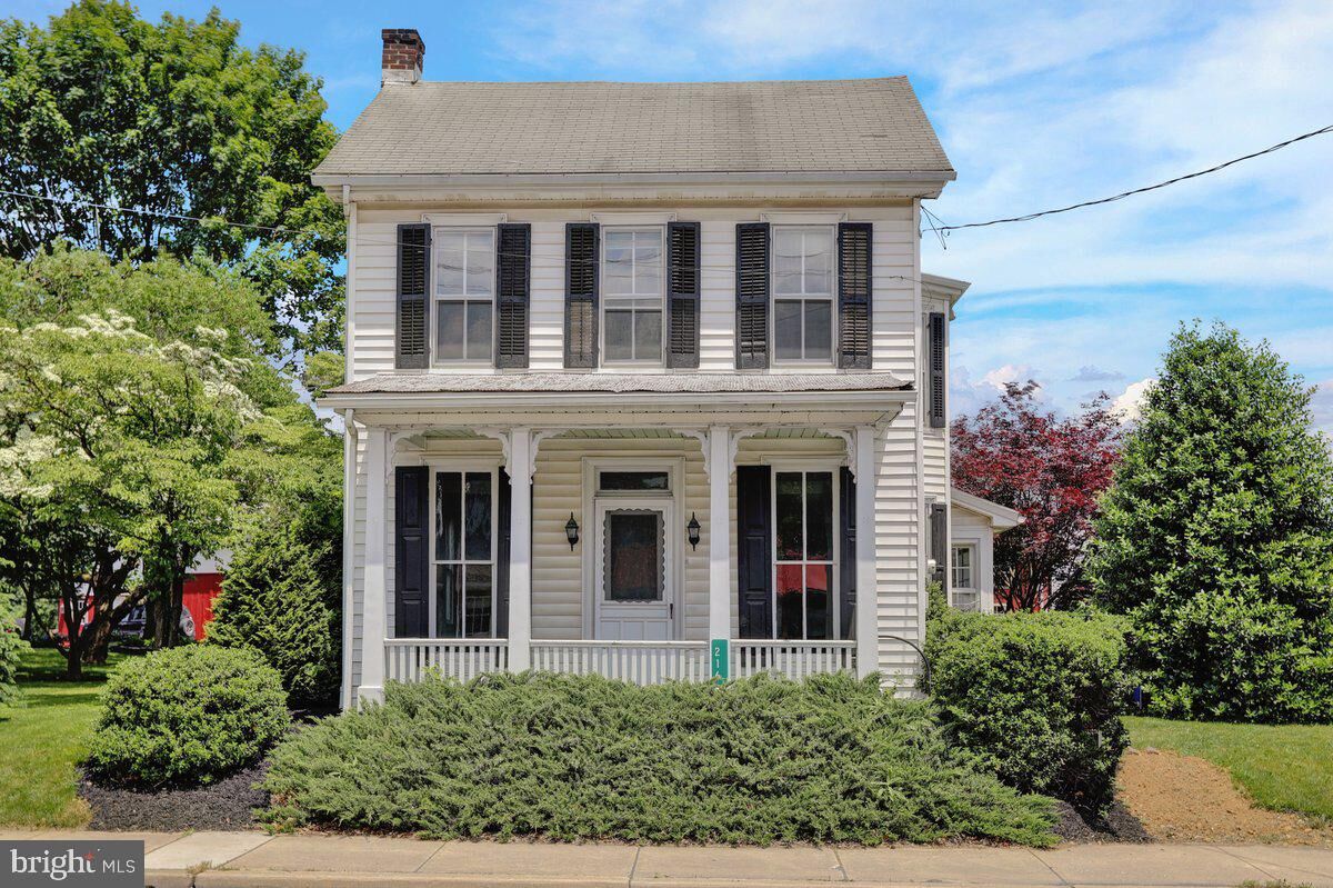 Property Photo: 216 E Main Street PA 17581