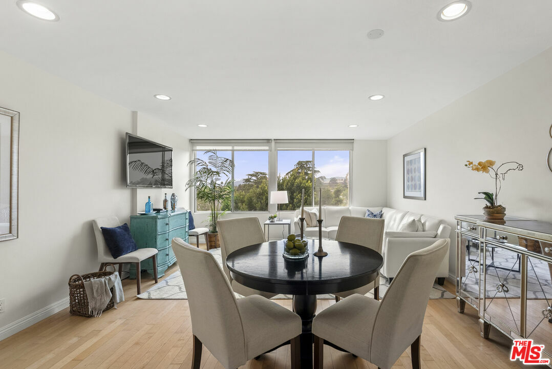 Property Photo:  10501   Wilshire Blvd 902  CA 90024 