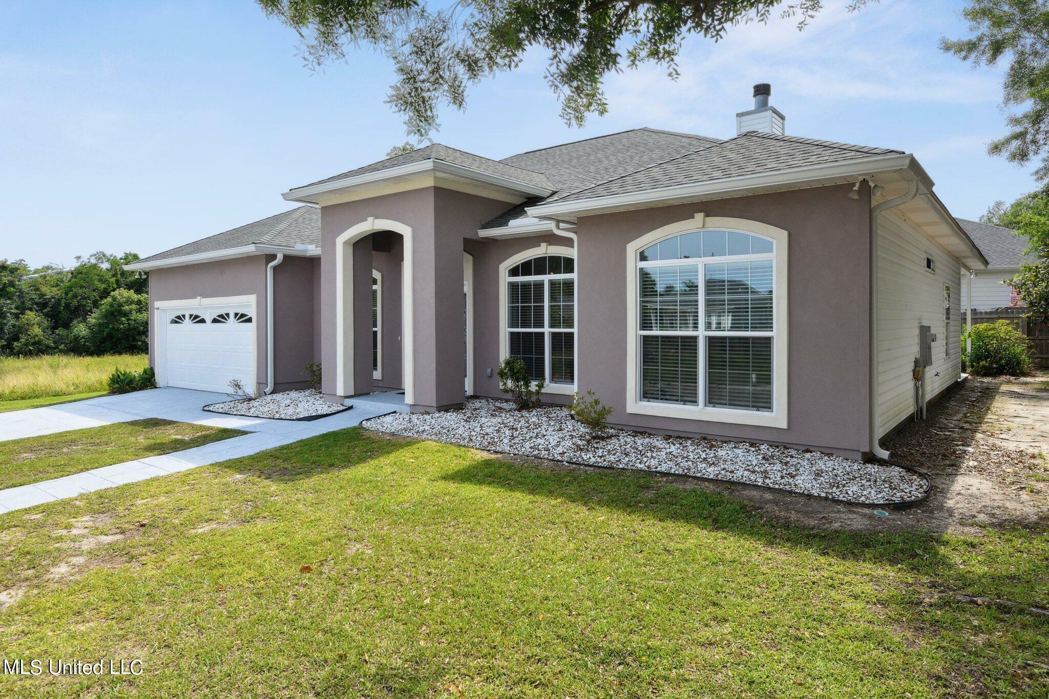 Property Photo:  24 Pelican Cove Lane  MS 39560 