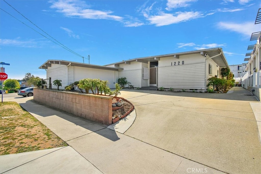 Property Photo:  1220 Tennyson Street  CA 90266 