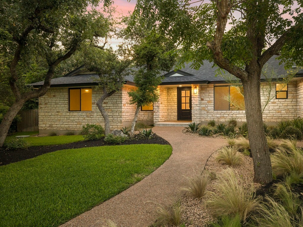 Property Photo:  10902 Sage Oak Cove  TX 78759 