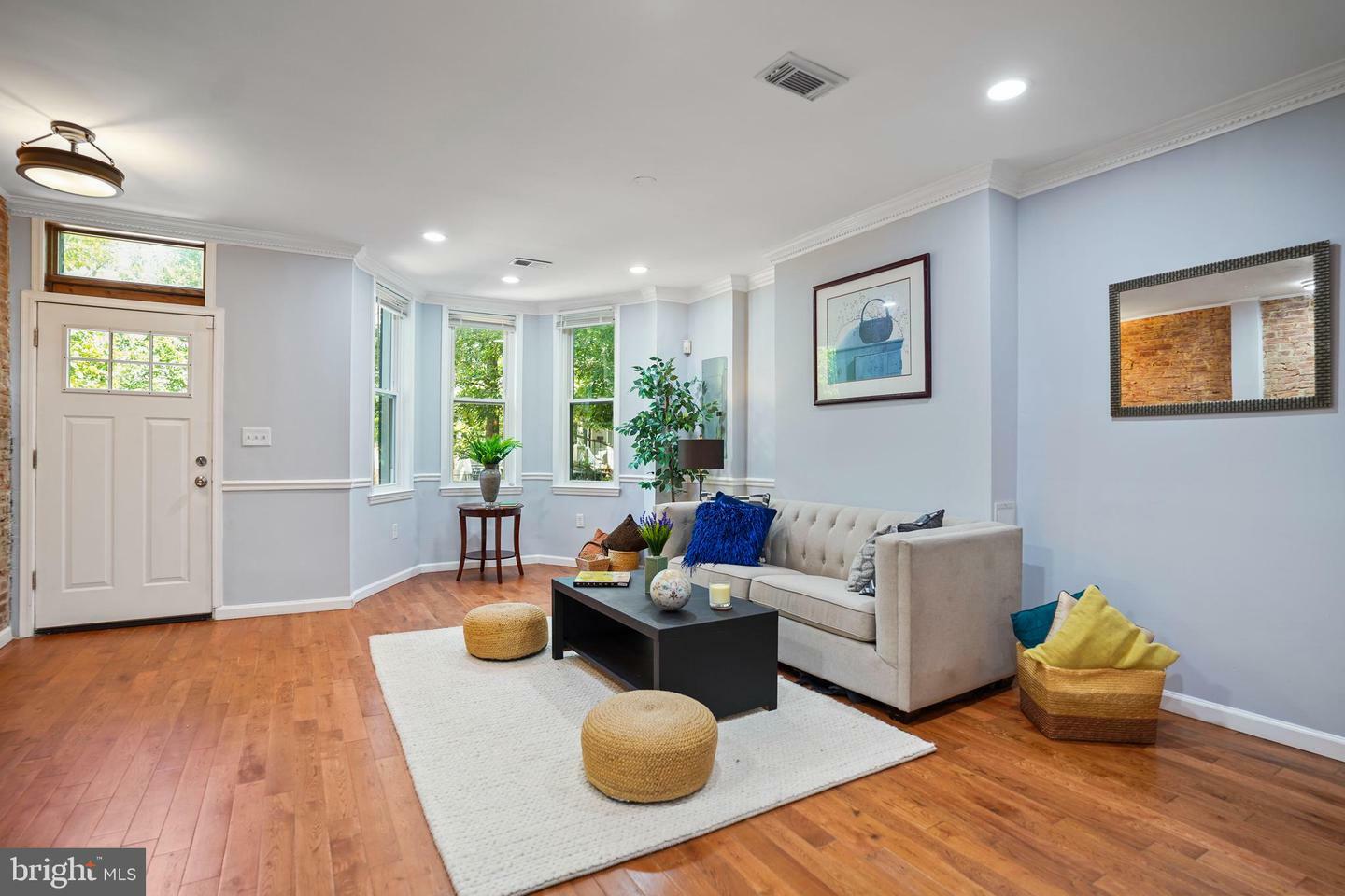 Property Photo:  1119 I Street NE  DC 20002 