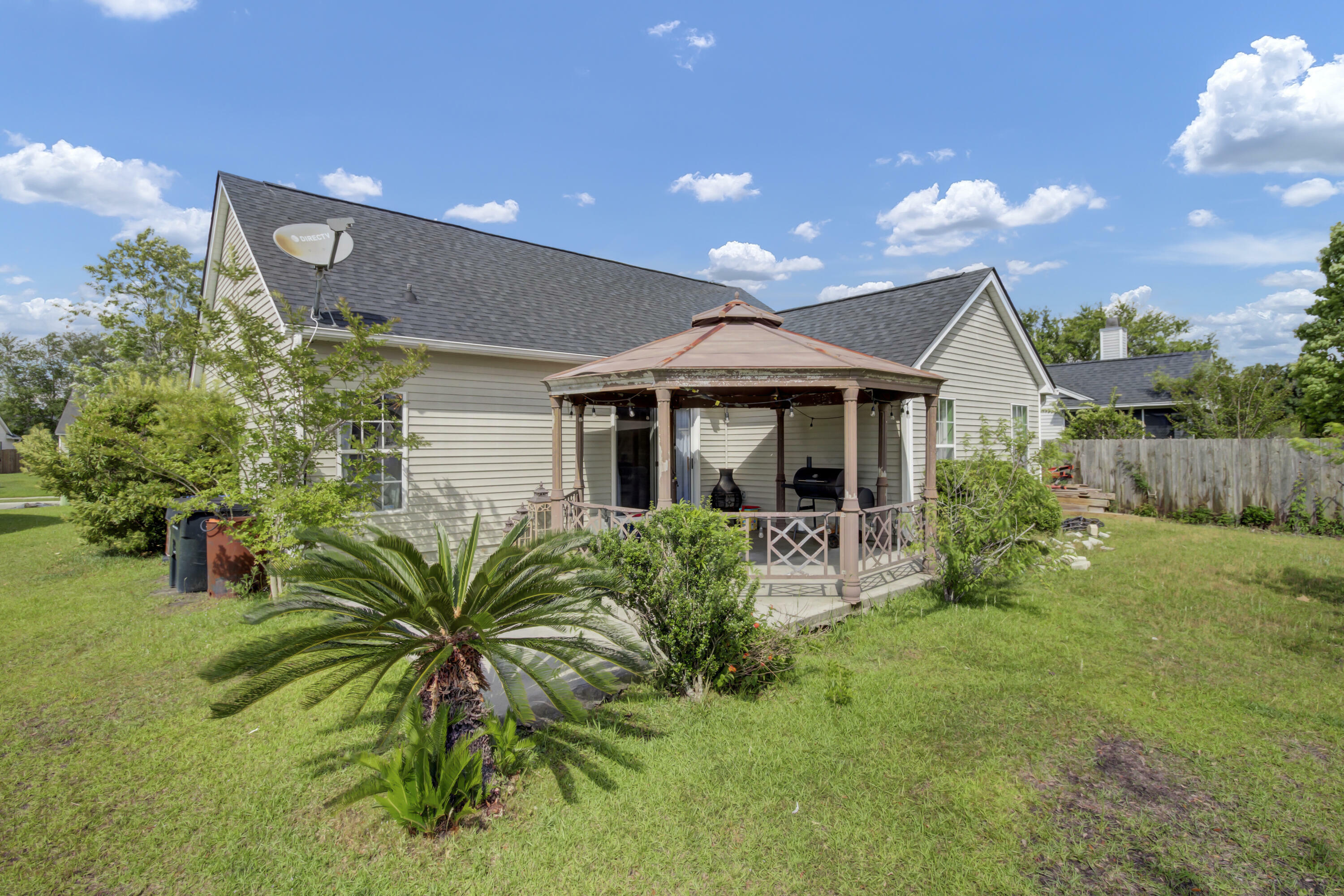 Property Photo:  203 Delafield Drive  SC 29483 